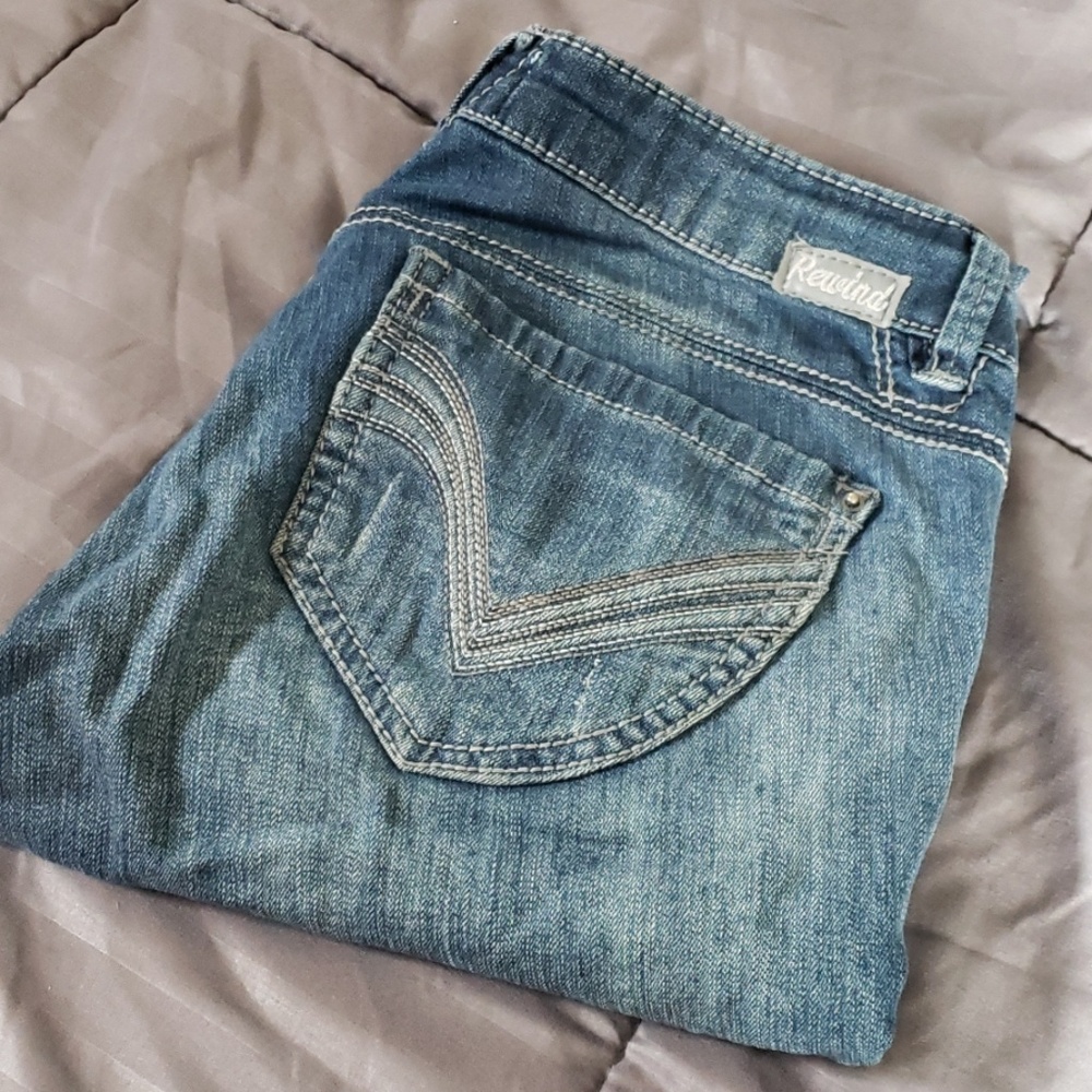 Rewind Capris Jeans - Picture 3 of 4